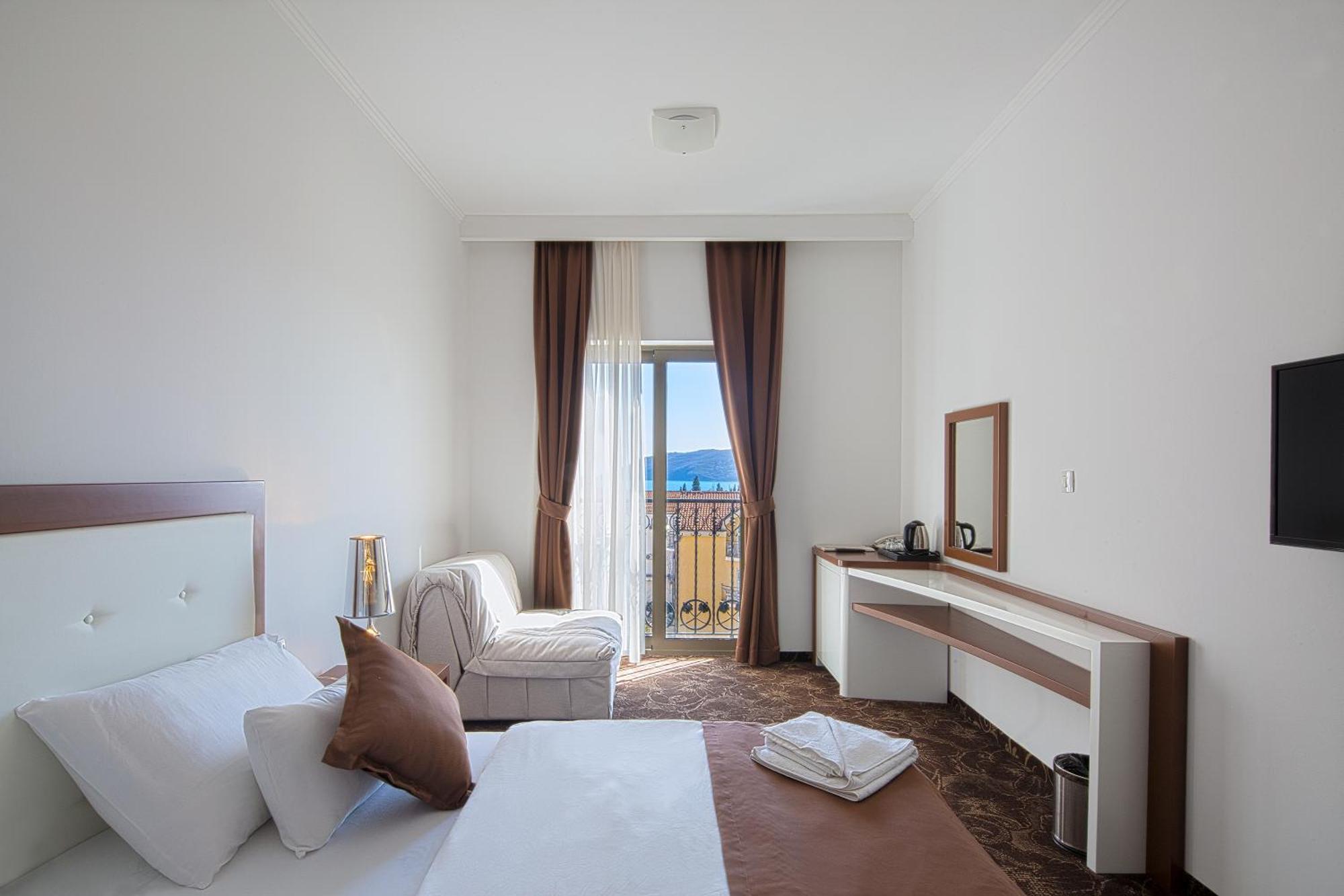 Hotel Pozzo Budva Exteriör bild