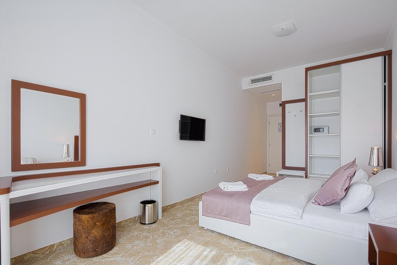 Hotel Pozzo Budva Exteriör bild