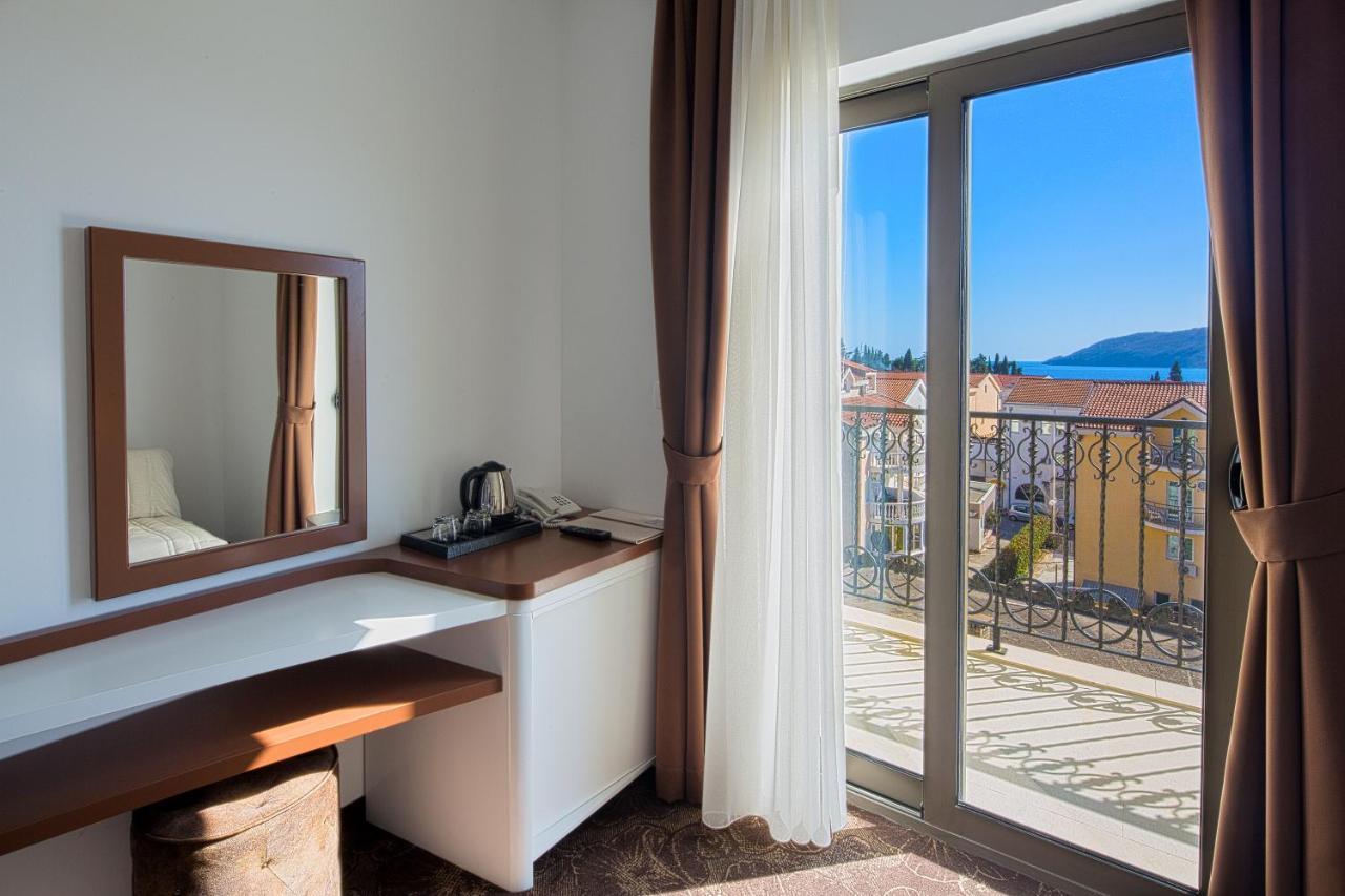 Hotel Pozzo Budva Exteriör bild