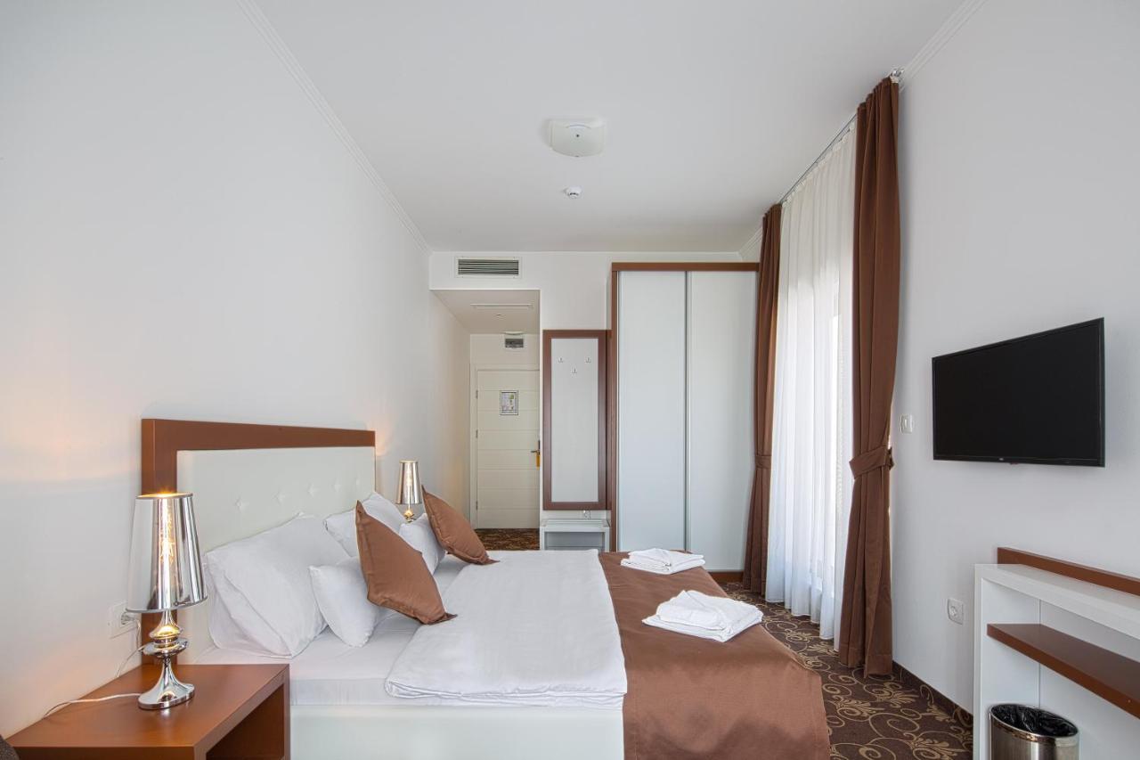Hotel Pozzo Budva Exteriör bild