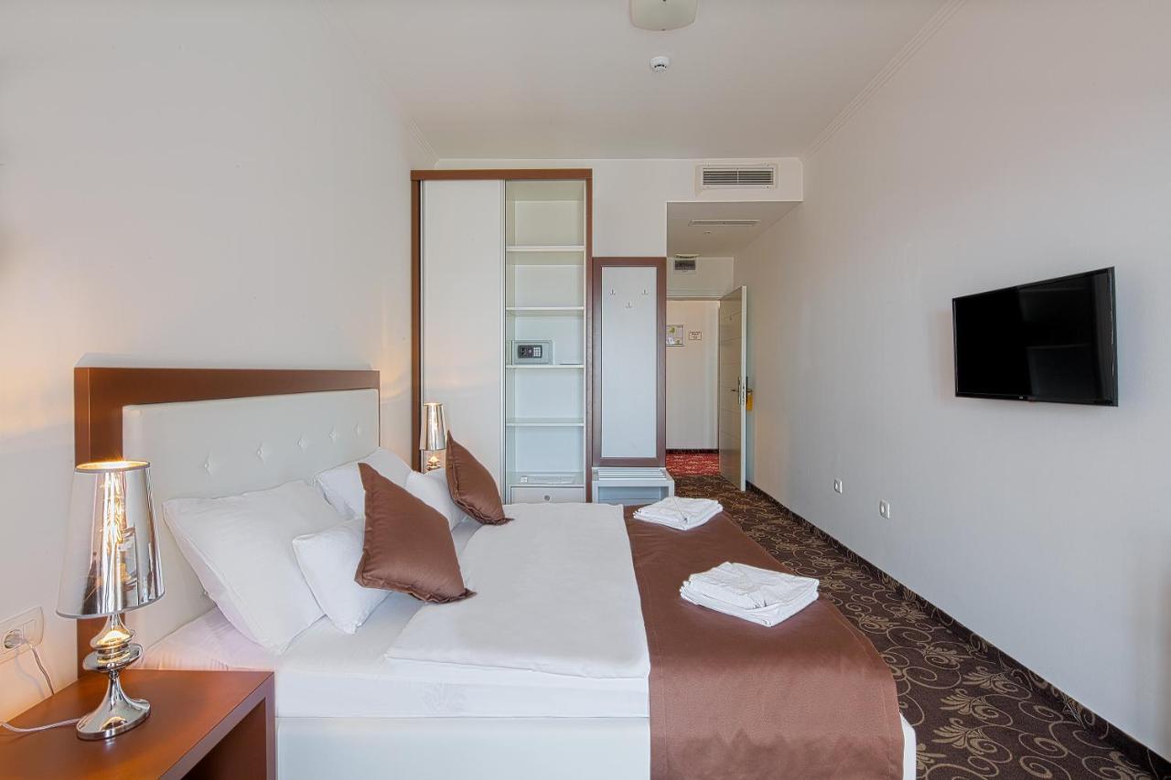 Hotel Pozzo Budva Exteriör bild