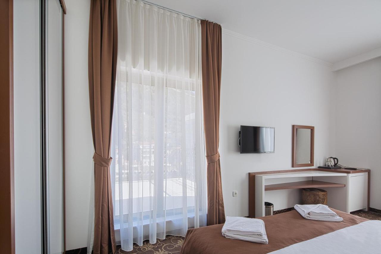 Hotel Pozzo Budva Exteriör bild